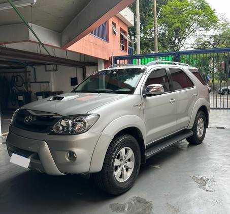 TOYOTA HILUX SW4 3.0 SRV 4X4 16V TURBO INTERCOOLER DIESEL 4P AUTOMÁTICO TOYOTA HILUX SW4 3.0 SRV 4X4 16V TURBO INTERCOOLER DIESEL 4P AUTOMÁTICO